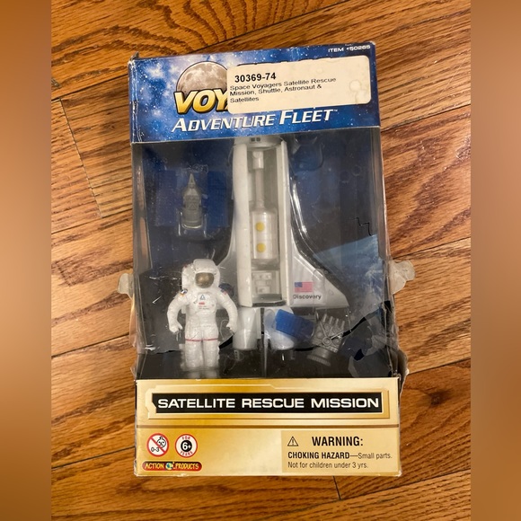 Space Voyagers Adventure Fleet Satellite Rescue Mission - Picture 1 of 4